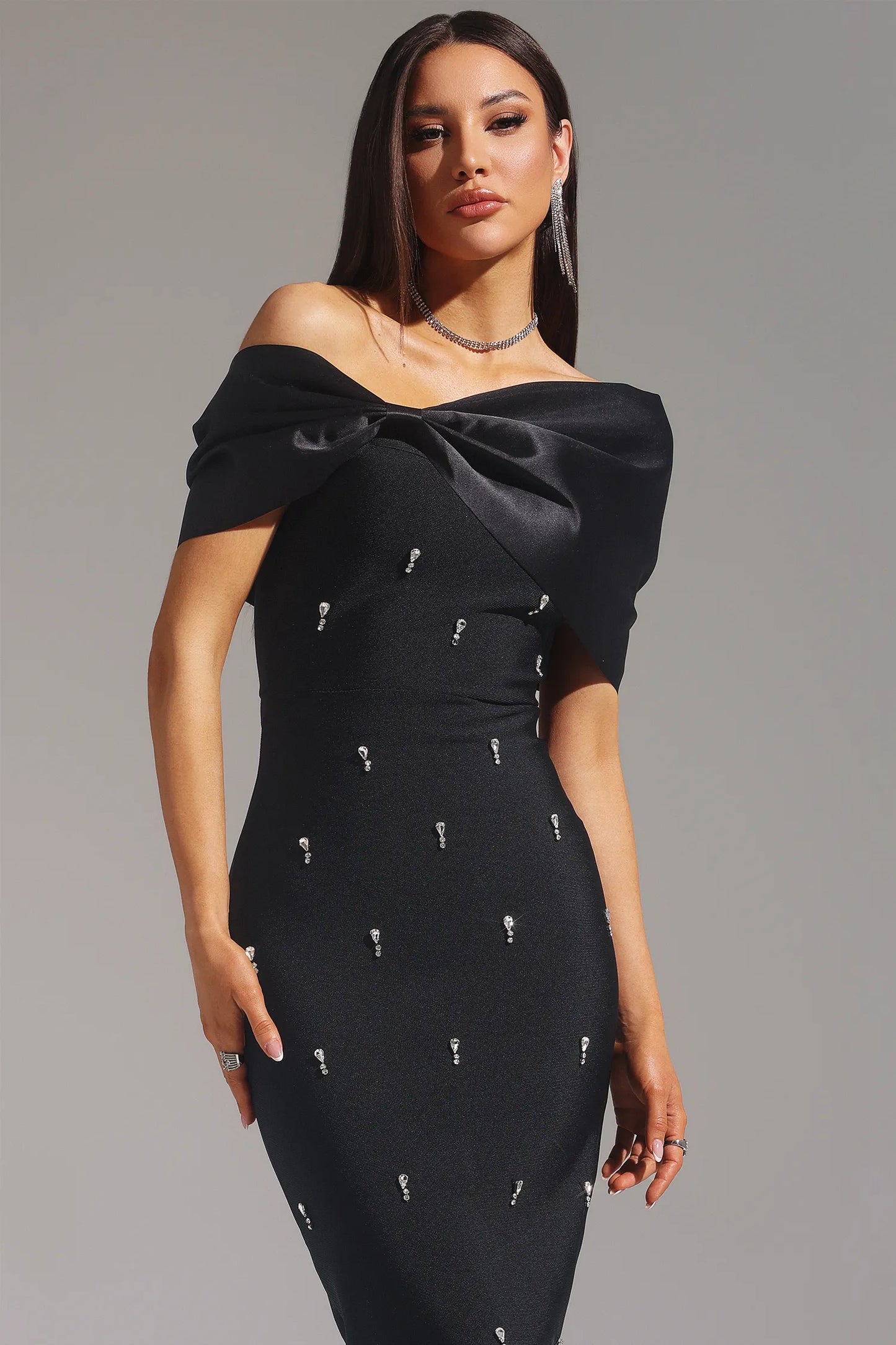 Robe maxi garnie de pierres