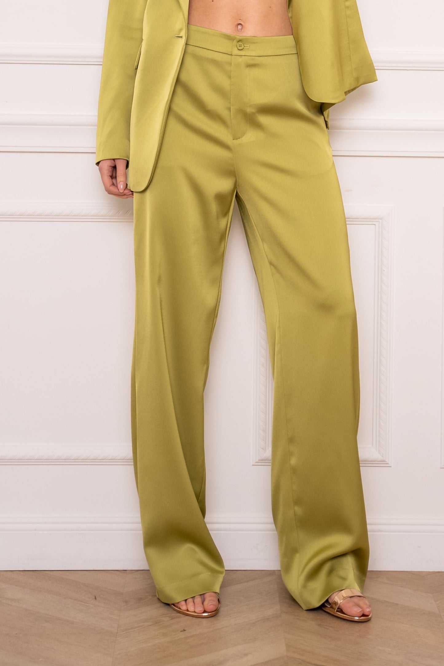 Pantalon satiné vert olive