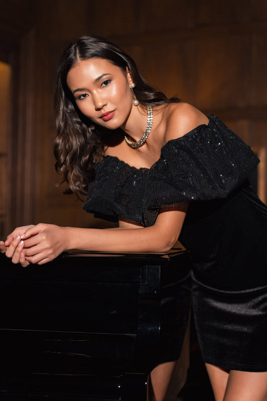 Petite robe avec col bateau en sequins