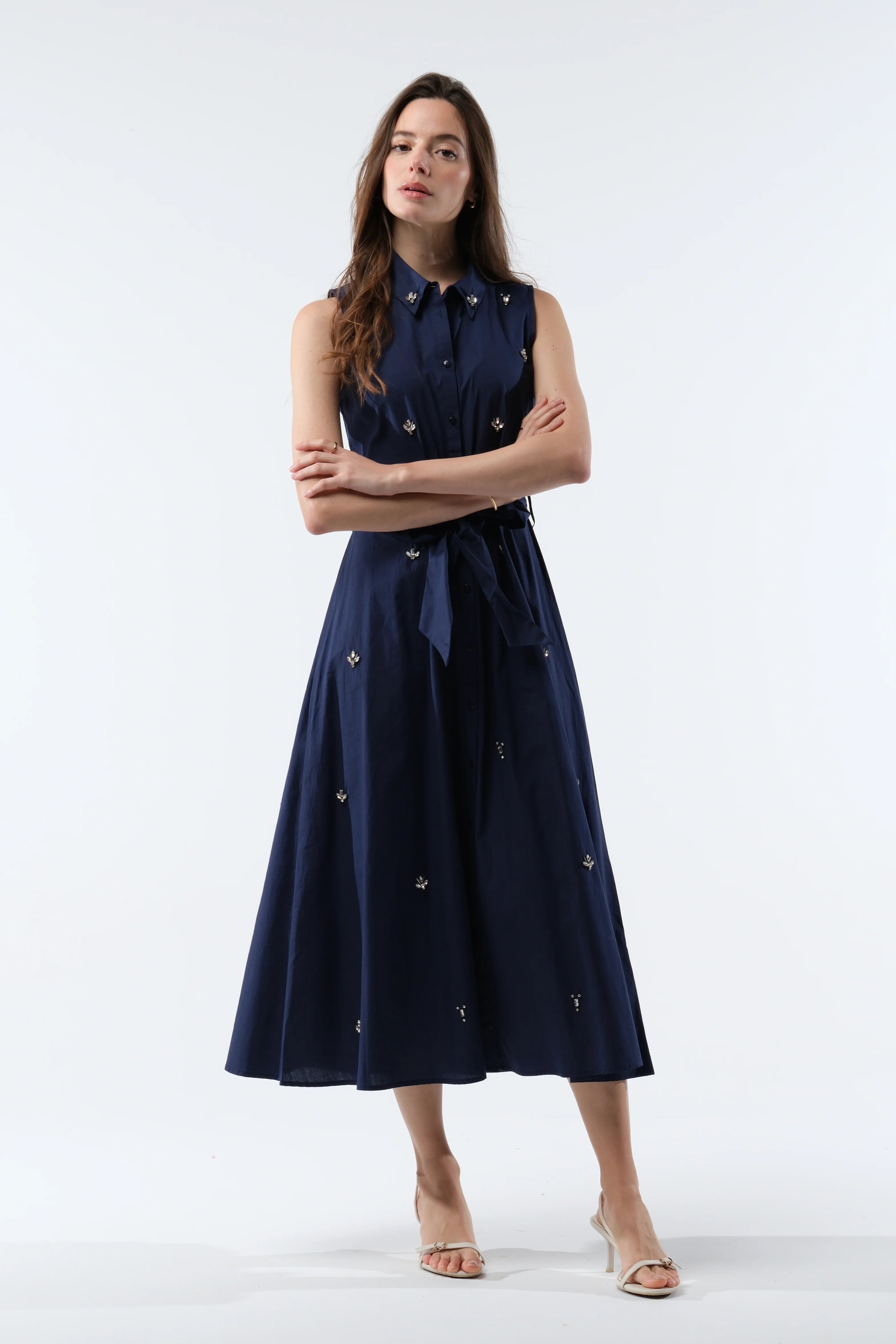 robe brodée de bijoux