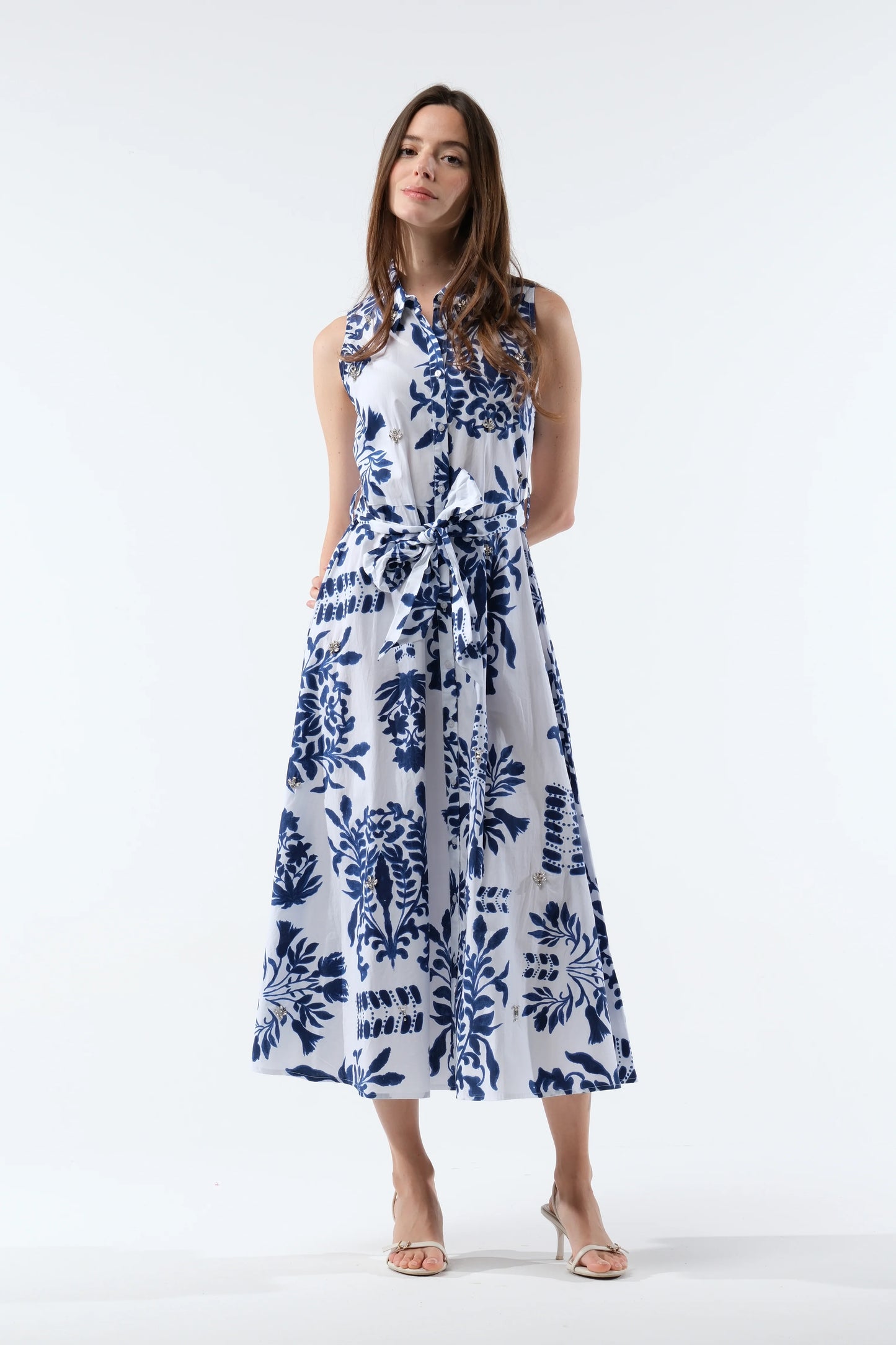 Robe chemise brodée de bijoux