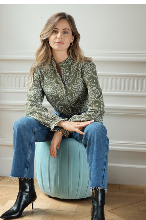 Blouse imprimé floral graphique col volanté