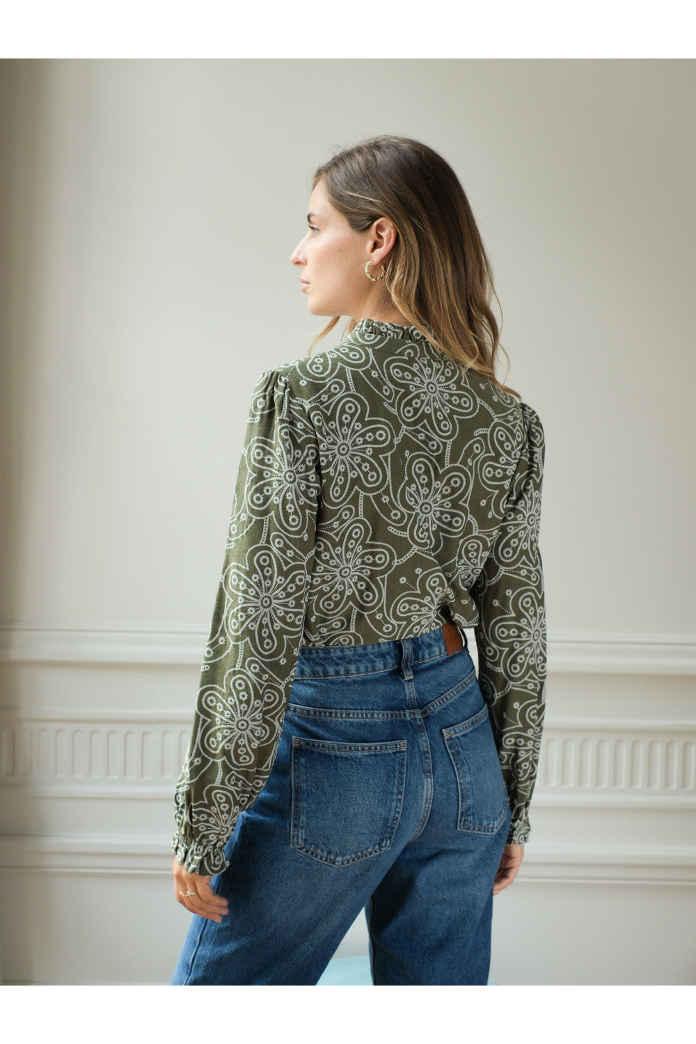 Blouse imprimé floral graphique col volanté