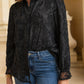 Chemise col froufrou en dentelle effet velours