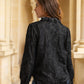 Chemise col froufrou en dentelle effet velours