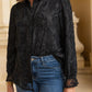 Chemise col froufrou en dentelle effet velours