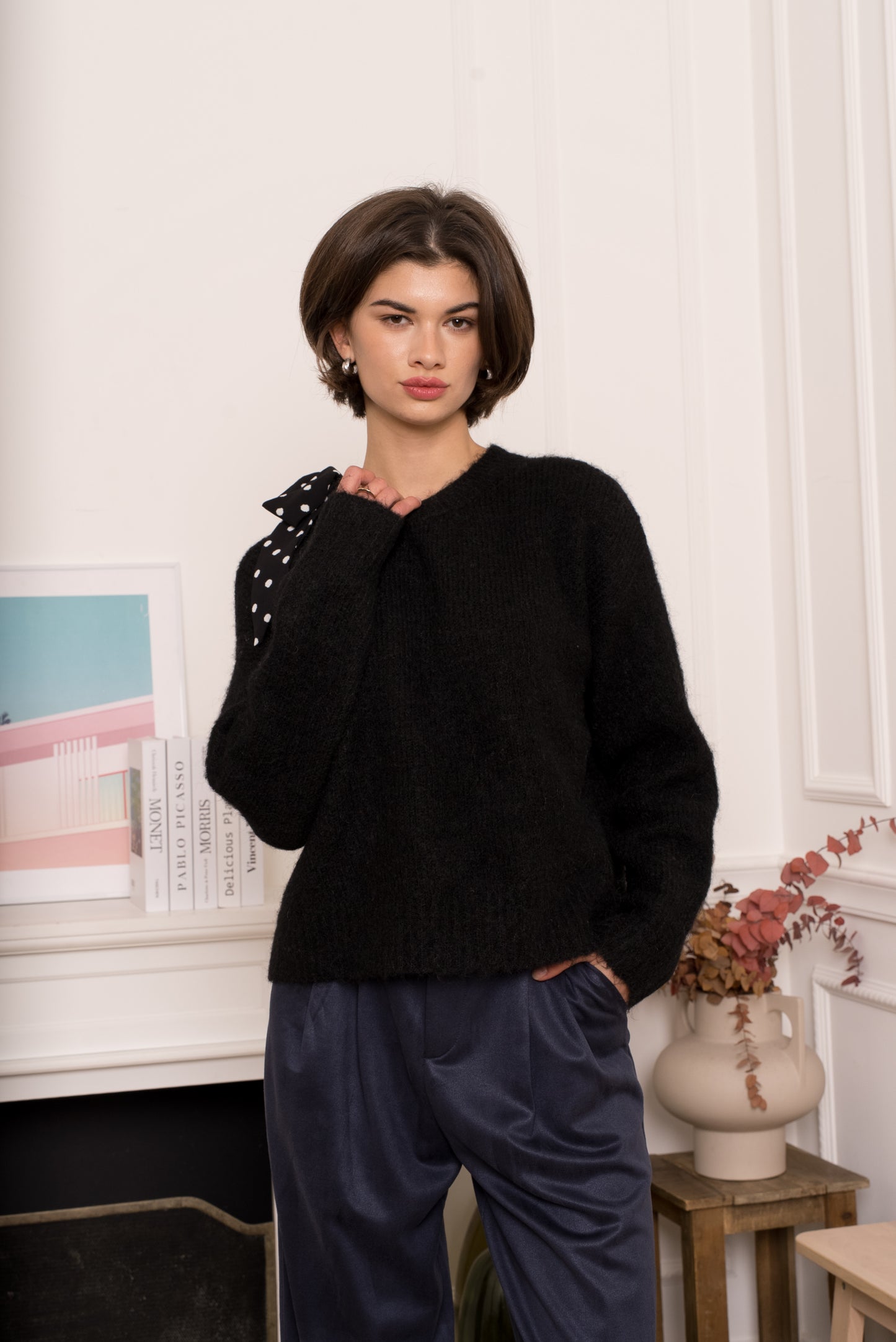Pull Noir Chic à Nœud Pois