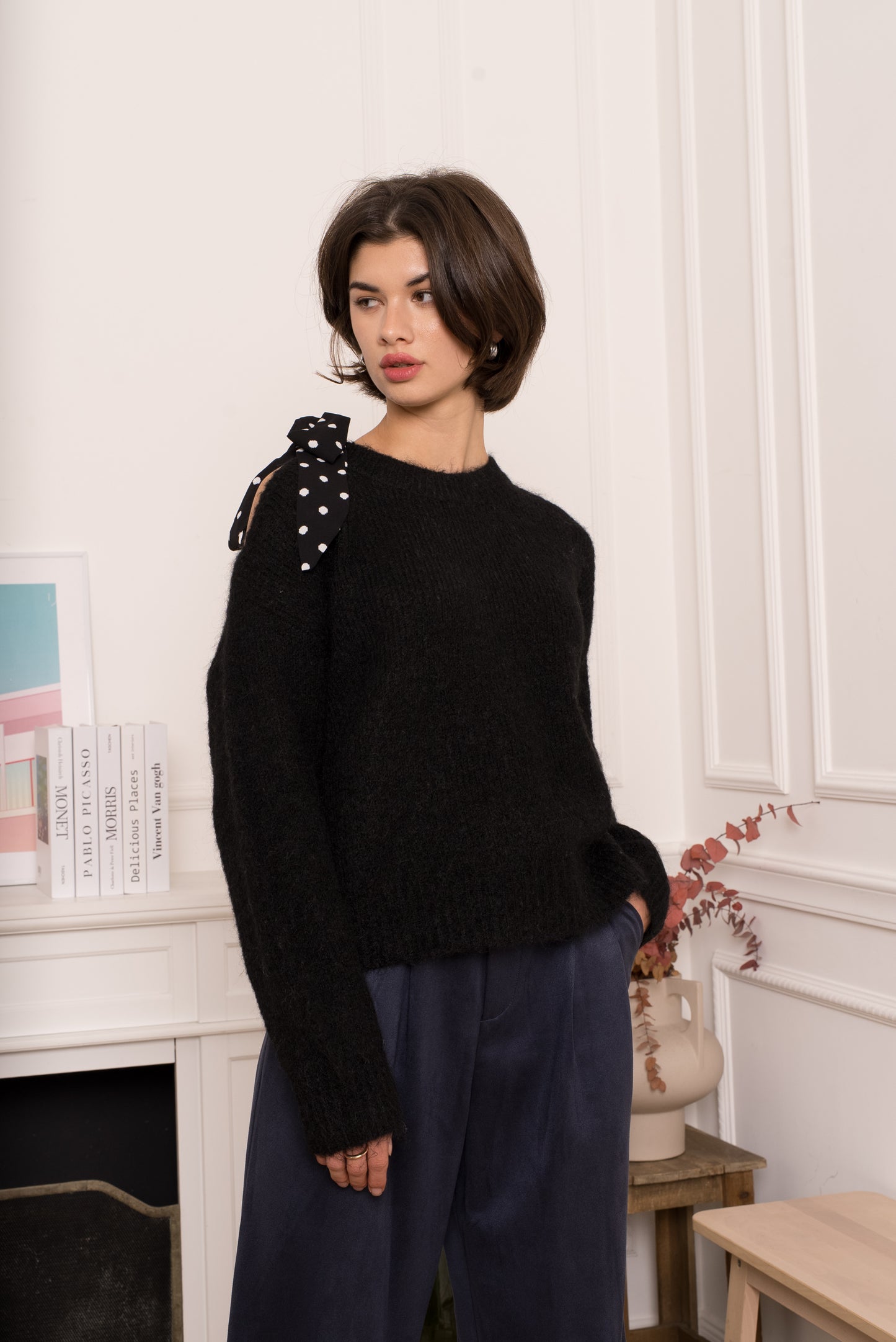 Pull Noir Chic à Nœud Pois