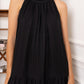 Robe noire chic et aérienne finition dentelle